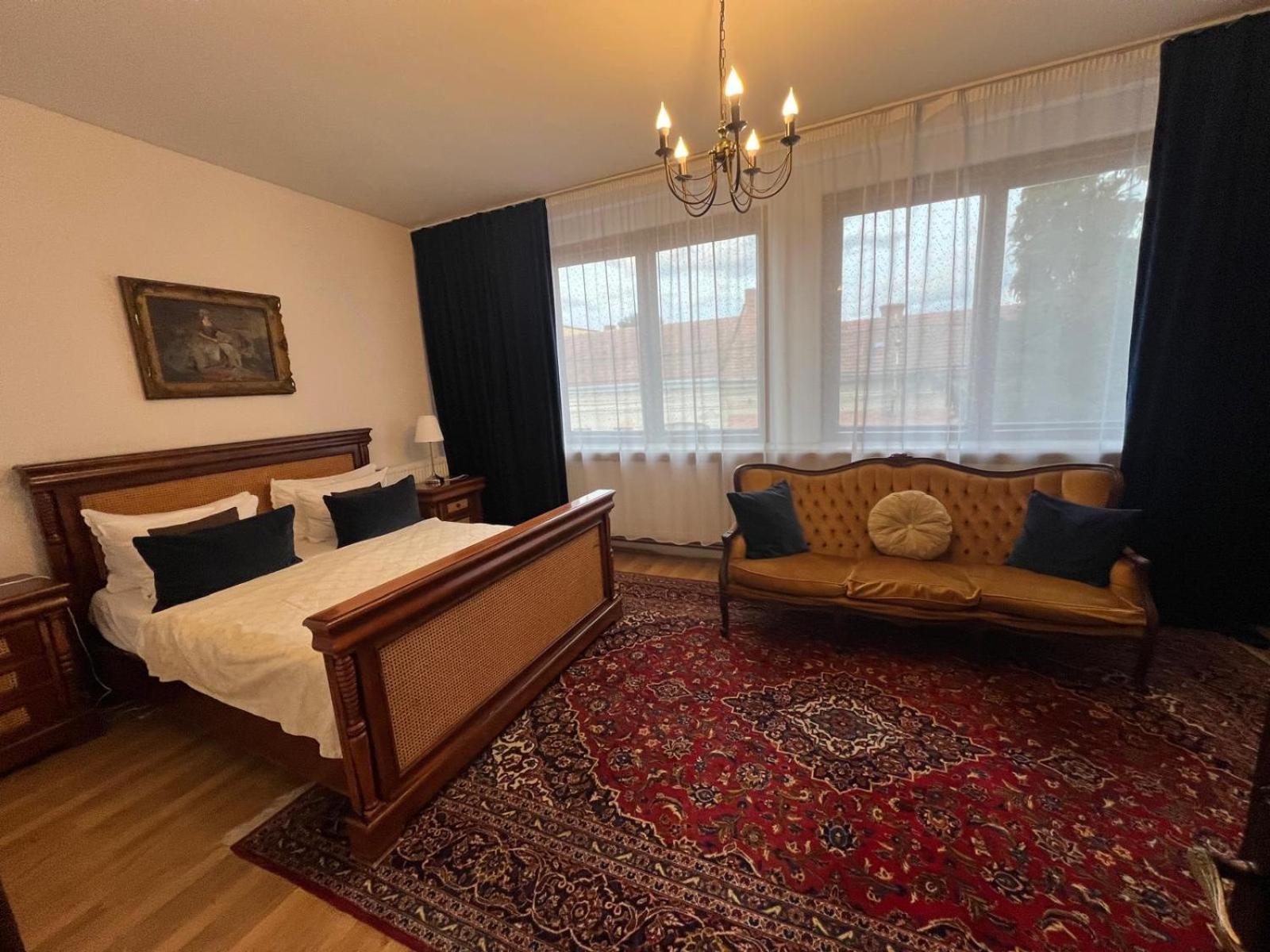 Hotel Casa Negustorului Deva Zewnętrze zdjęcie
