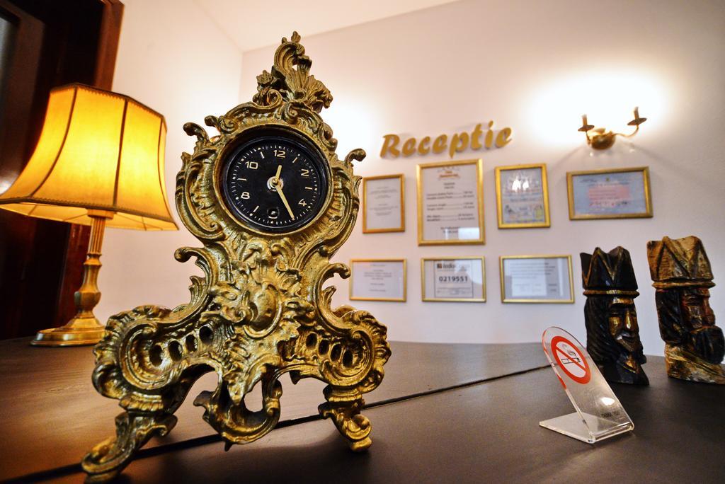 Hotel Casa Negustorului Deva Zewnętrze zdjęcie