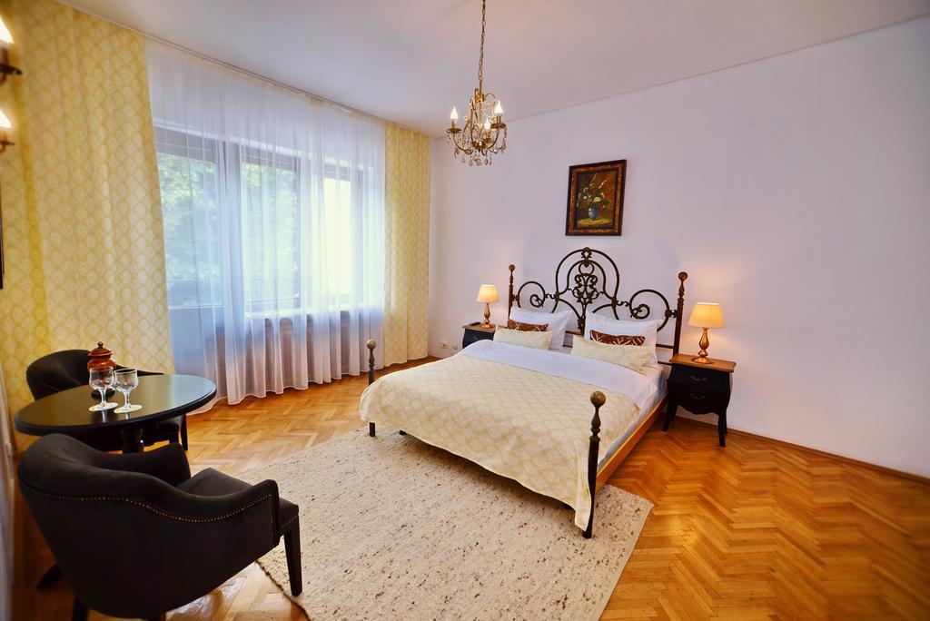 Hotel Casa Negustorului Deva Zewnętrze zdjęcie
