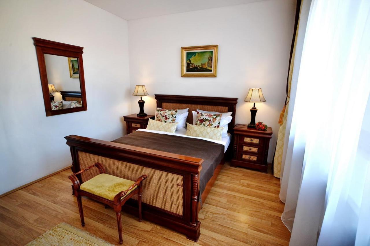 Hotel Casa Negustorului Deva Zewnętrze zdjęcie
