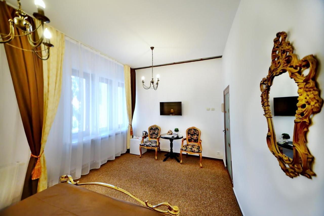 Hotel Casa Negustorului Deva Zewnętrze zdjęcie